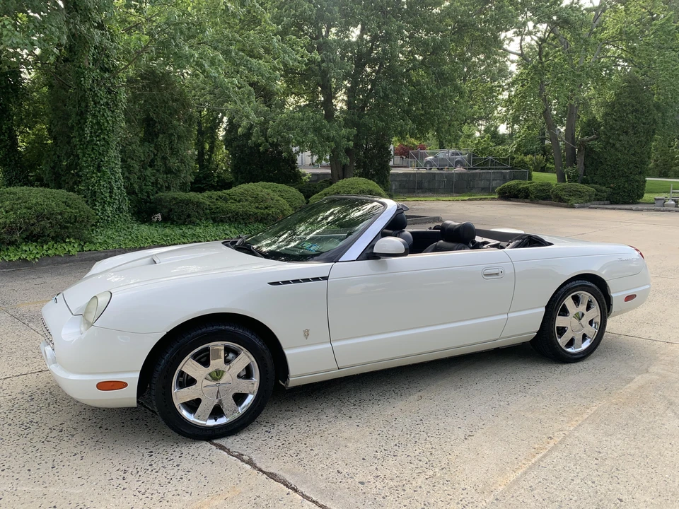 2002 Ford Thunderbird 11th Gen - Image 10 of 31