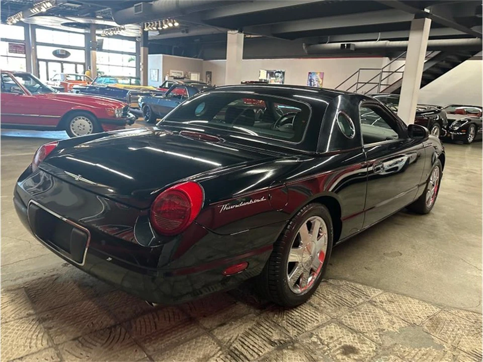 2002 Ford Thunderbird 11th Gen - Image 21 of 31
