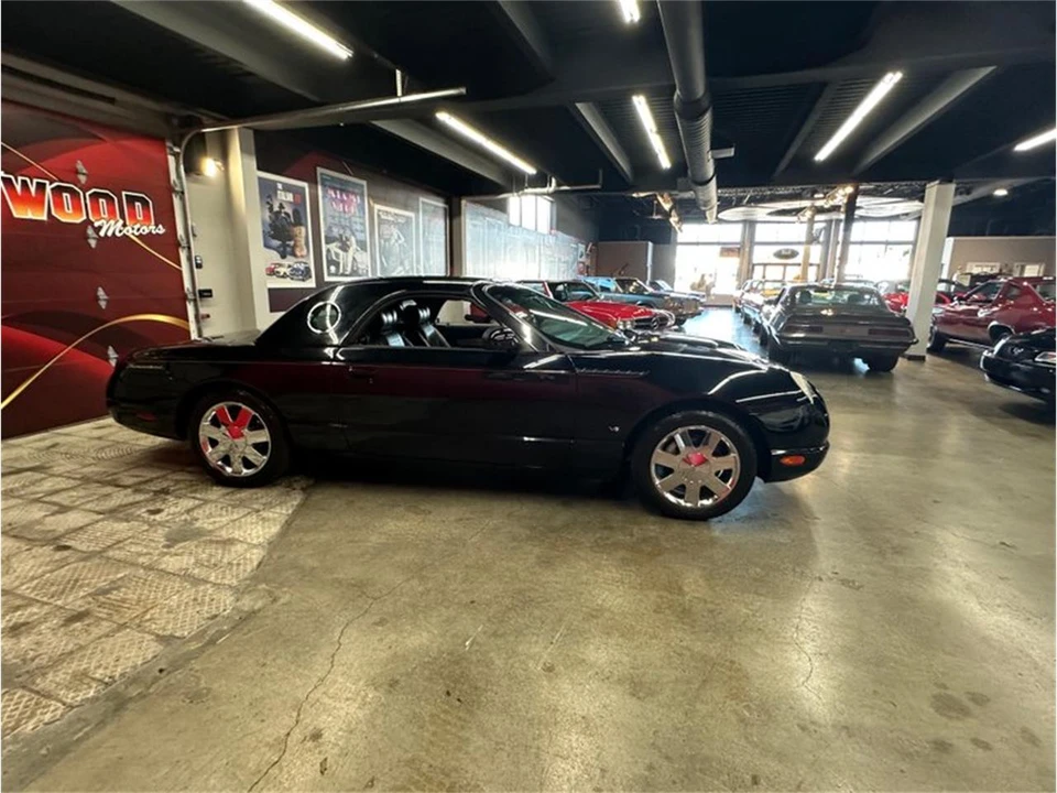 2002 Ford Thunderbird 11th Gen - Image 15 of 31