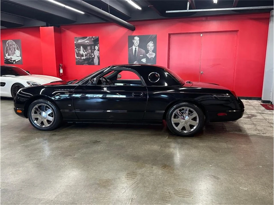2002 Ford Thunderbird 11th Gen - Image 22 of 31