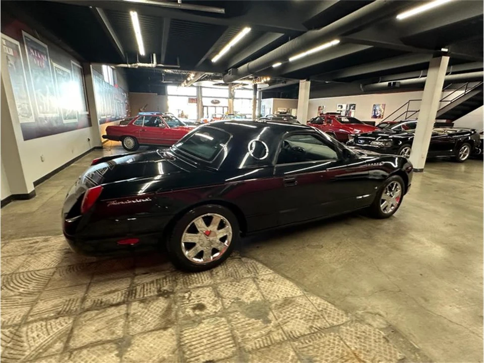 2002 Ford Thunderbird 11th Gen - Image 17 of 31