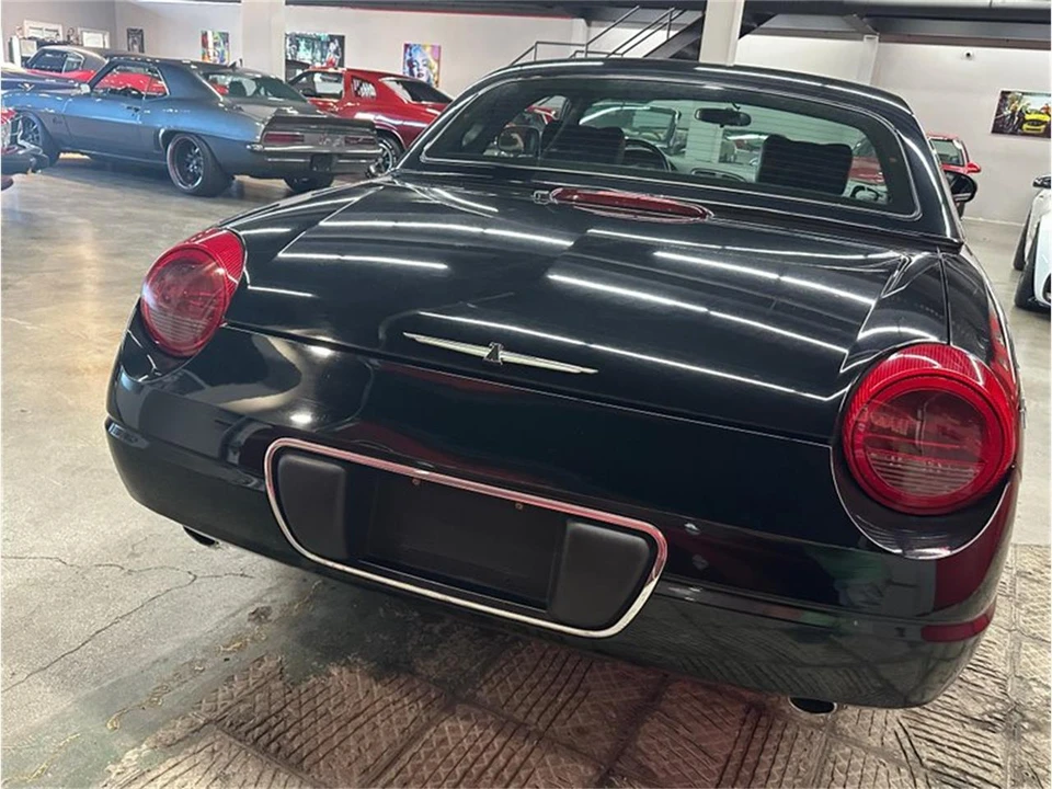 2002 Ford Thunderbird 11th Gen - Image 19 of 31