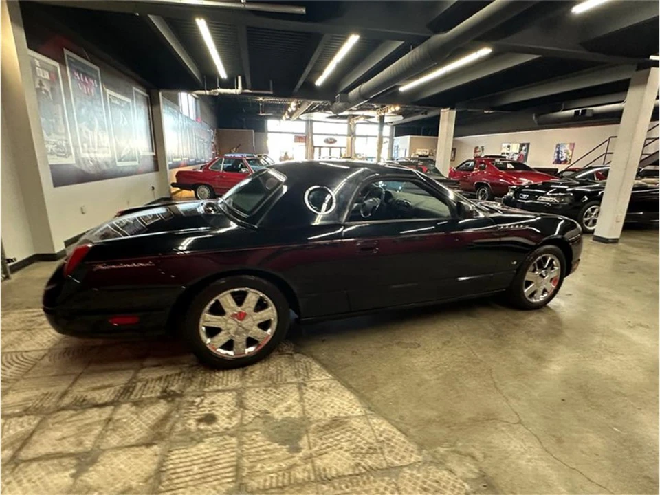 2002 Ford Thunderbird 11th Gen - Image 18 of 31