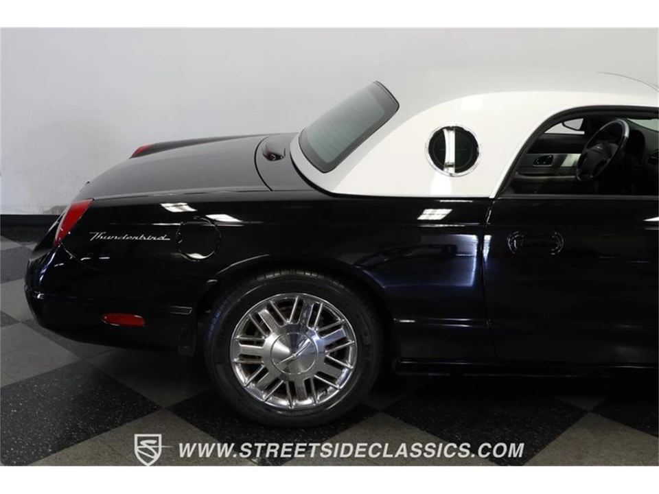 2002 Ford Thunderbird 11th Gen - Image 28 of 31
