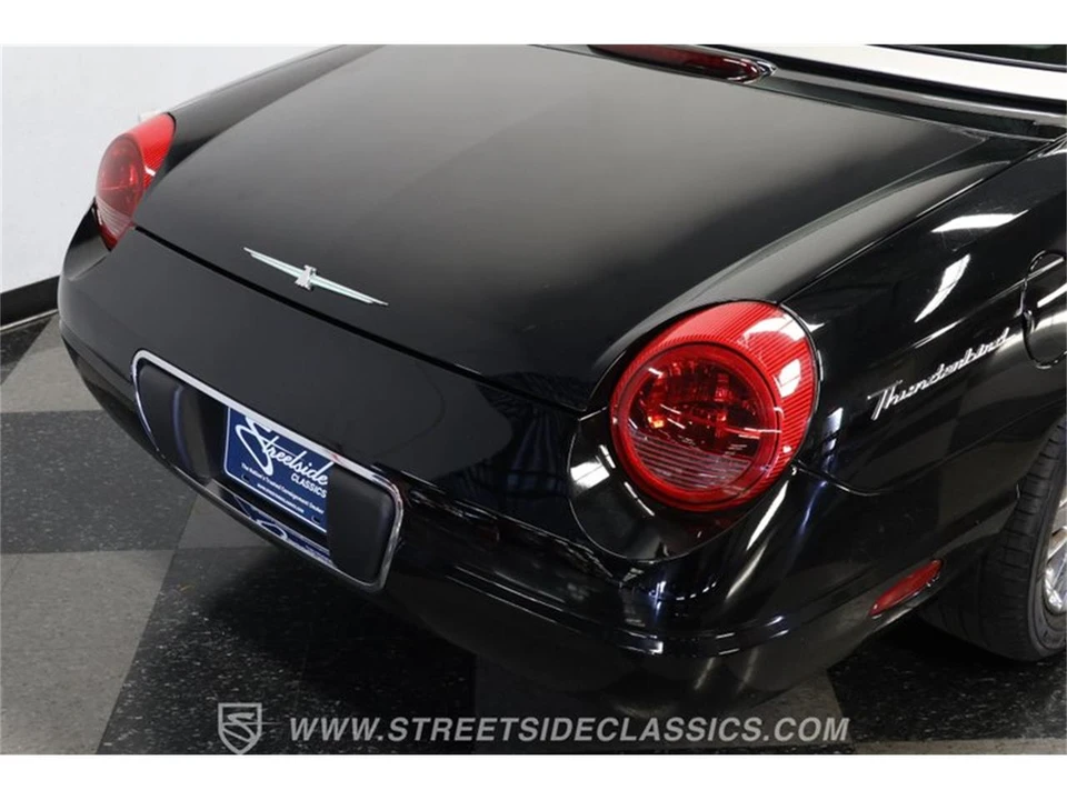 2002 Ford Thunderbird 11th Gen - Image 25 of 31