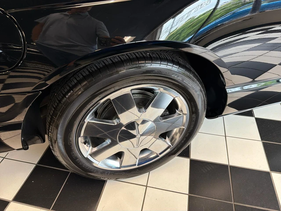 2002 Ford Thunderbird - Image 11 of 27