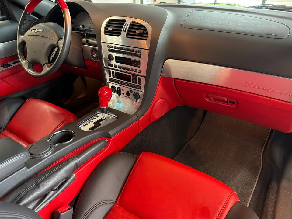 2002 Ford Thunderbird - Image 25 of 27
