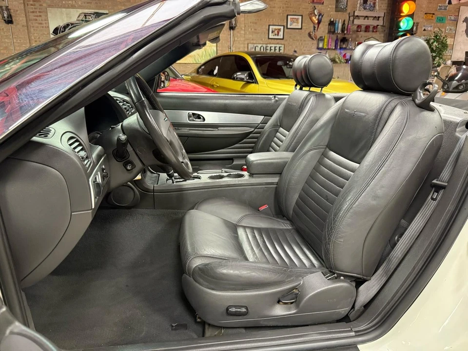 2002 Ford Thunderbird 11th Gen - Image 27 of 31