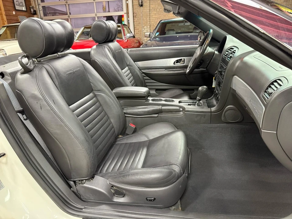 2002 Ford Thunderbird 11th Gen - Image 28 of 31