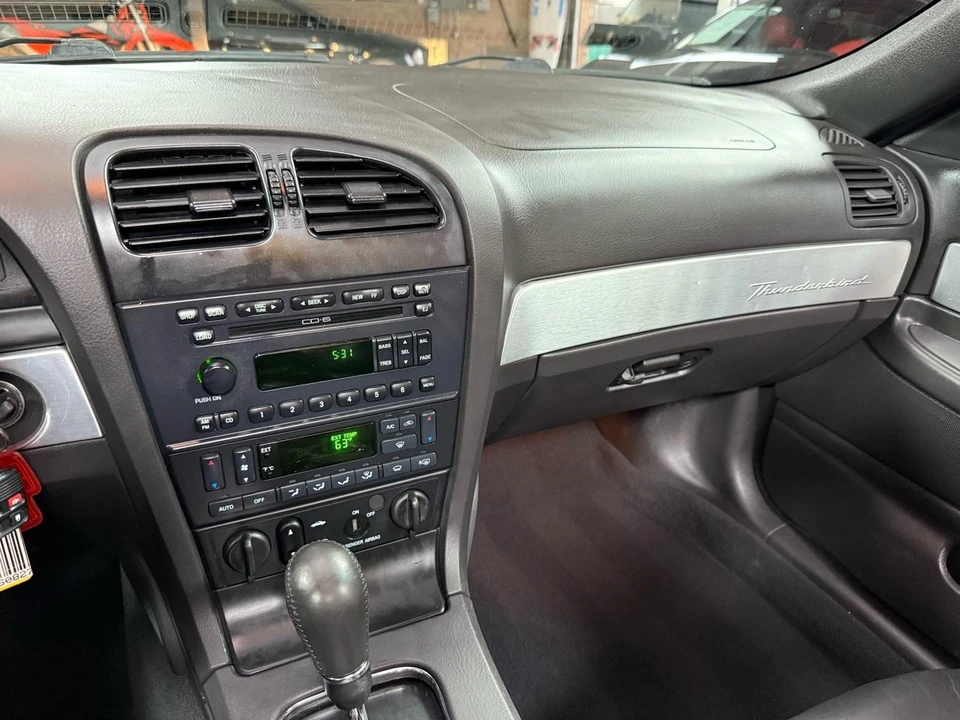 2002 Ford Thunderbird 11th Gen - Image 22 of 31