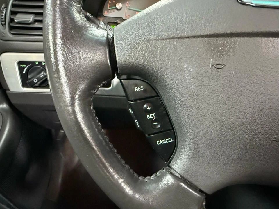 2002 Ford Thunderbird 11th Gen - Image 20 of 31