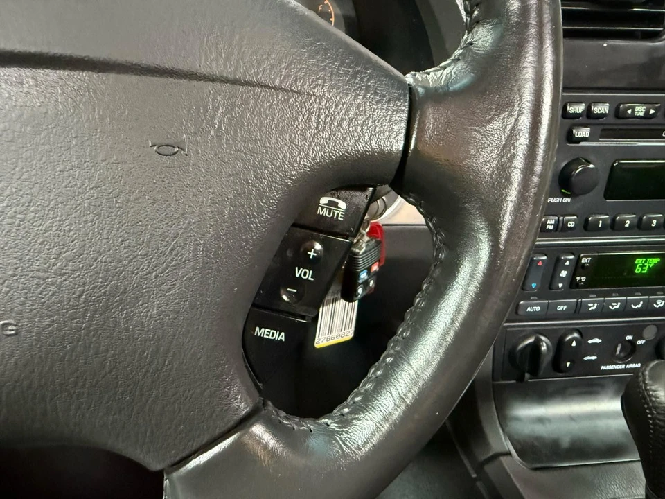 2002 Ford Thunderbird 11th Gen - Image 19 of 31