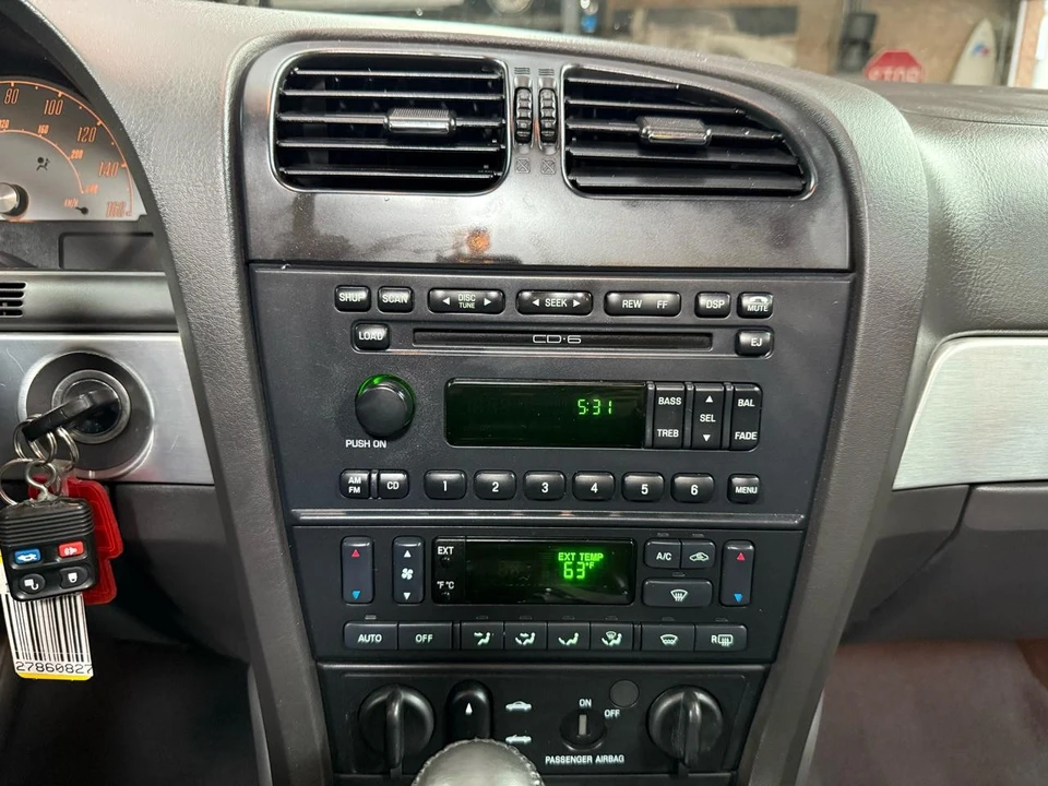 2002 Ford Thunderbird 11th Gen - Image 23 of 31