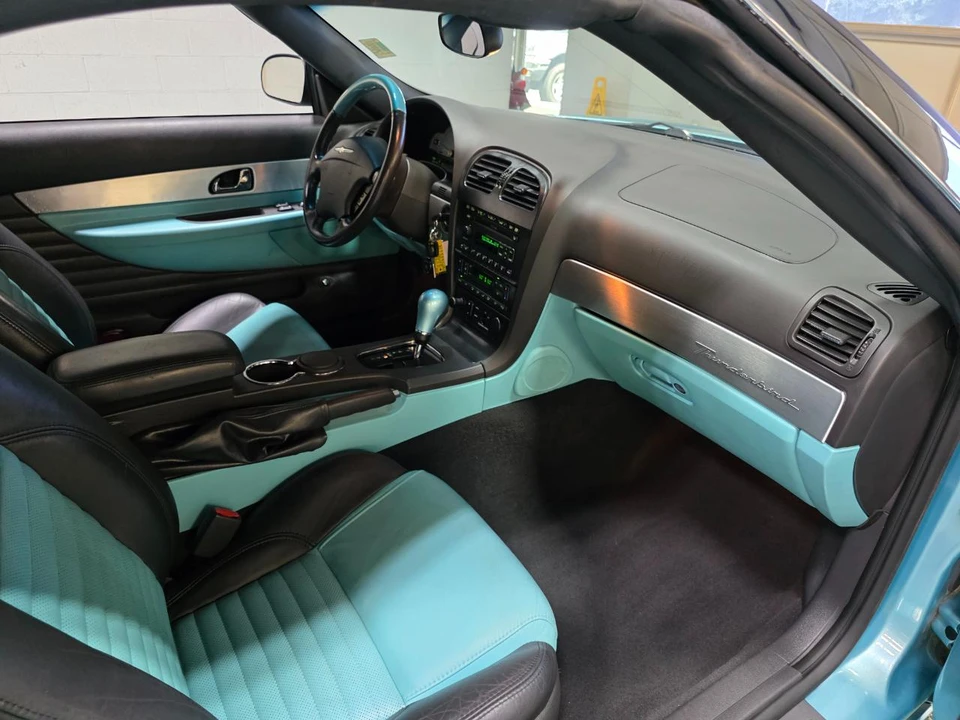2002 Ford Thunderbird 11th Gen - Image 22 of 31