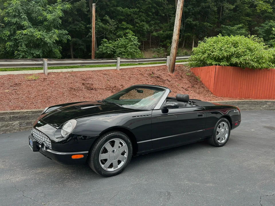 2002 Ford Thunderbird 11th Gen - Image 2 of 29