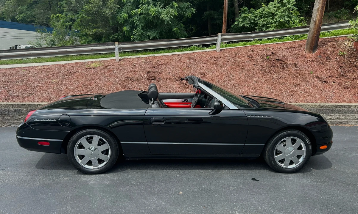 2002 Ford Thunderbird 11th Gen - Image 12 of 29
