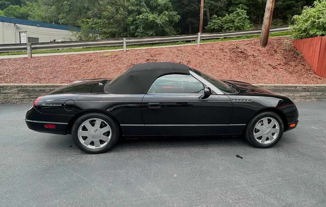 2002 Ford Thunderbird 11th Gen - Image 13 of 29