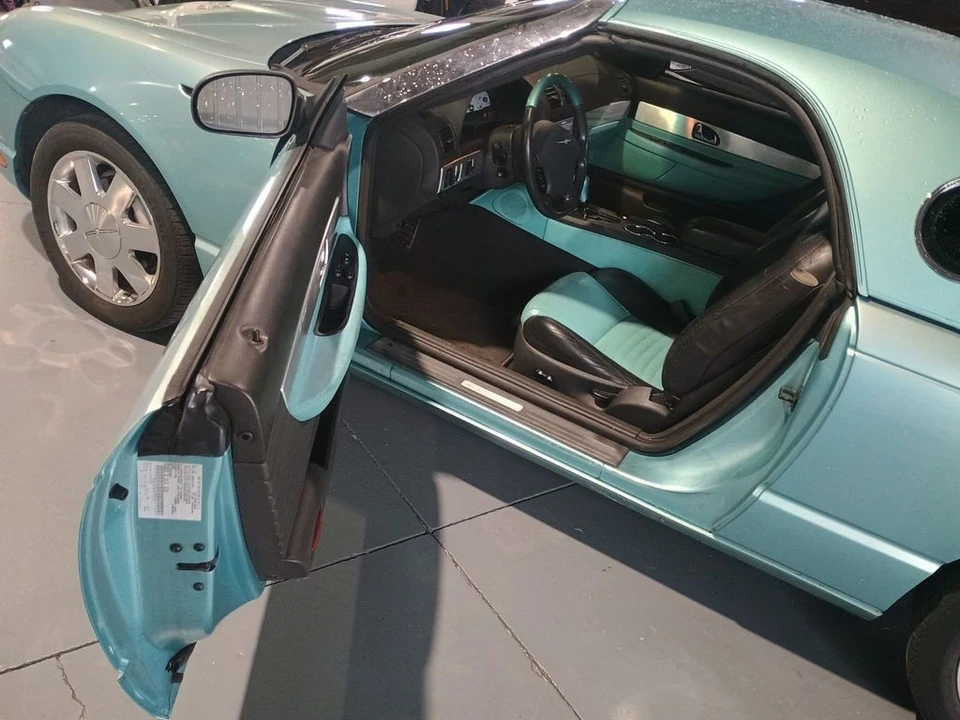 2002 Ford Thunderbird 11th Gen - Image 6 of 12