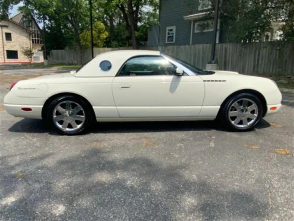 2002 Ford Thunderbird 11th Gen - Image 15 of 19