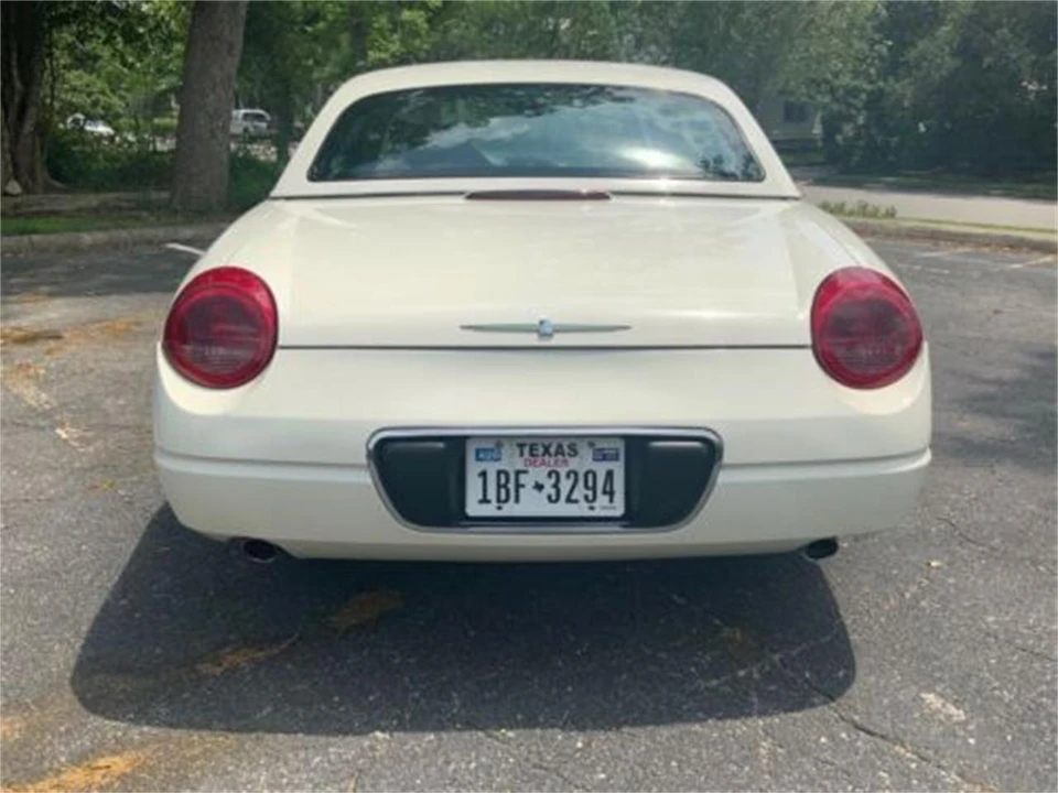 2002 Ford Thunderbird 11th Gen - Image 17 of 19