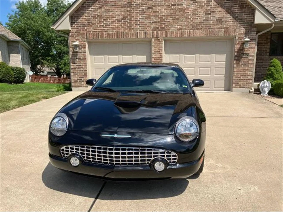 2002 Ford Thunderbird 11th Gen - Image 10 of 18