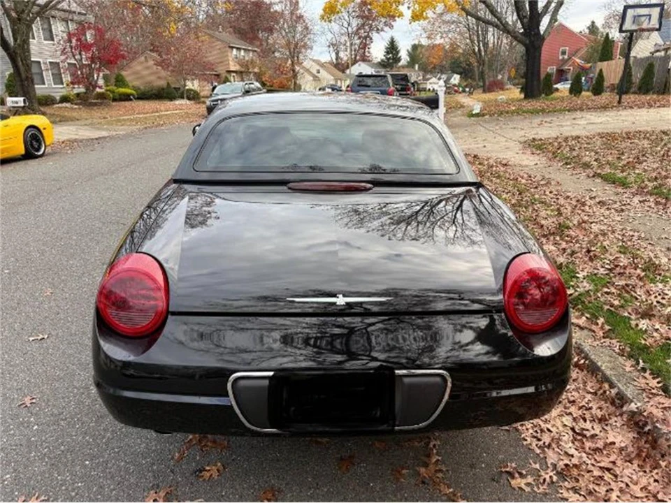 2002 Ford Thunderbird 11th Gen - Image 10 of 17