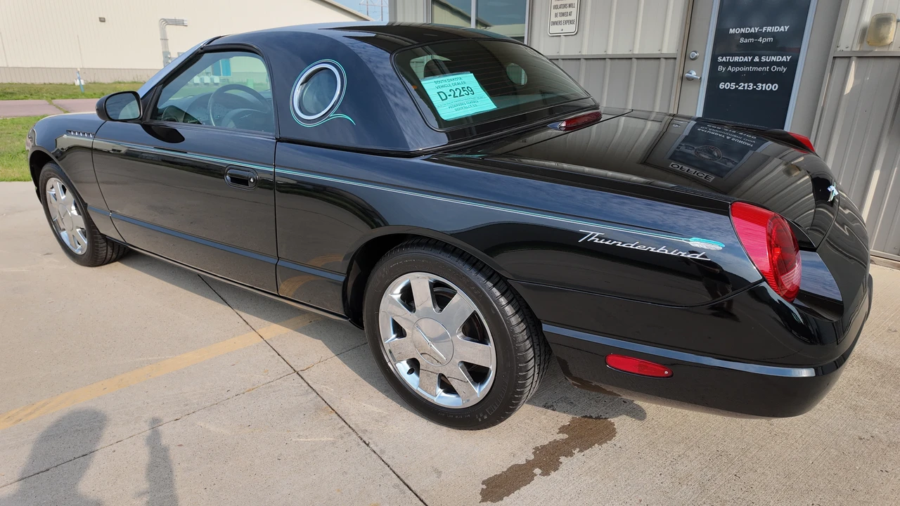 2002 Ford Thunderbird 11th Gen - Image 10 of 31