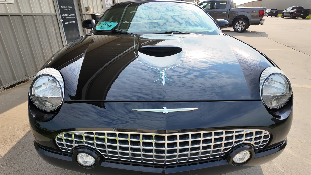 2002 Ford Thunderbird 11th Gen - Image 14 of 31