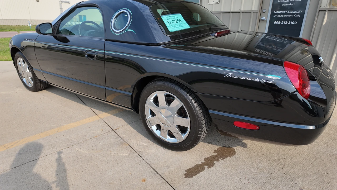 2002 Ford Thunderbird 11th Gen - Image 9 of 31