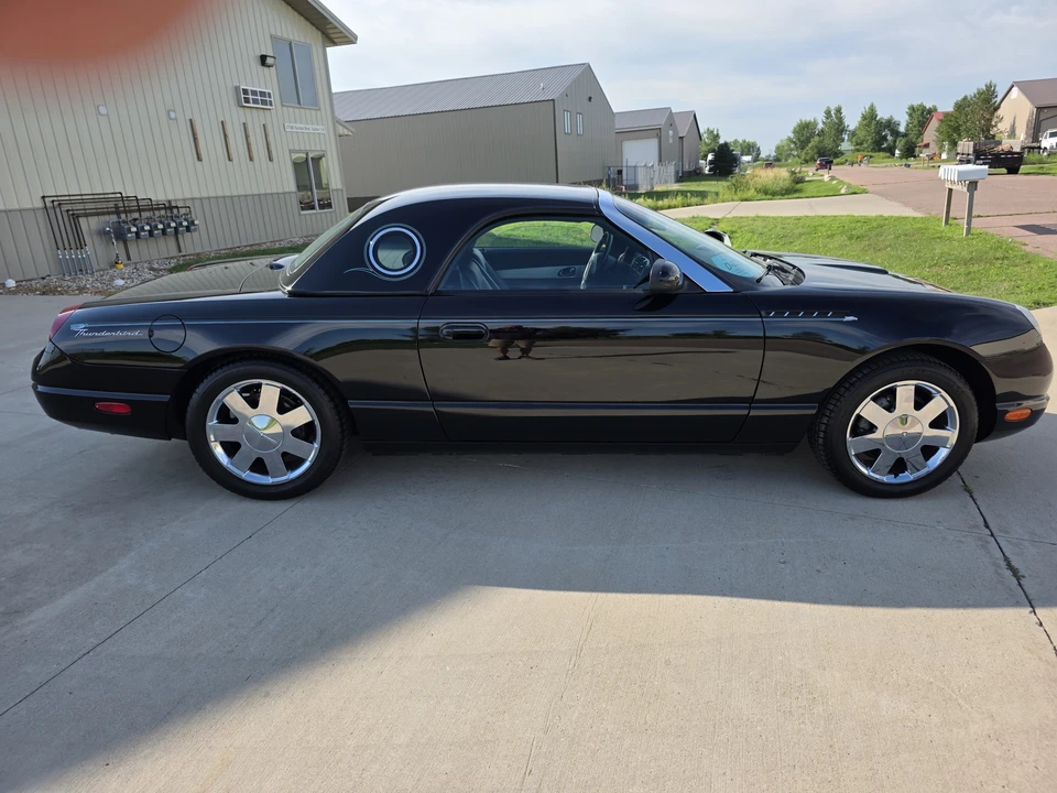 2002 Ford Thunderbird 11th Gen - Image 4 of 31