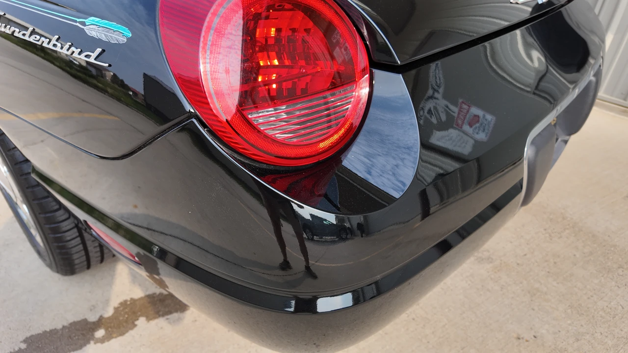 2002 Ford Thunderbird 11th Gen - Image 22 of 31