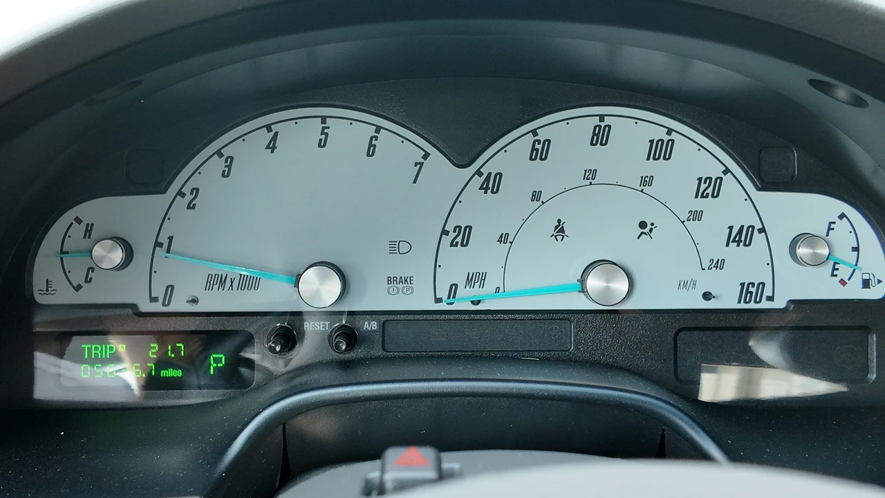 2002 Ford Thunderbird 11th Gen - Image 3 of 31