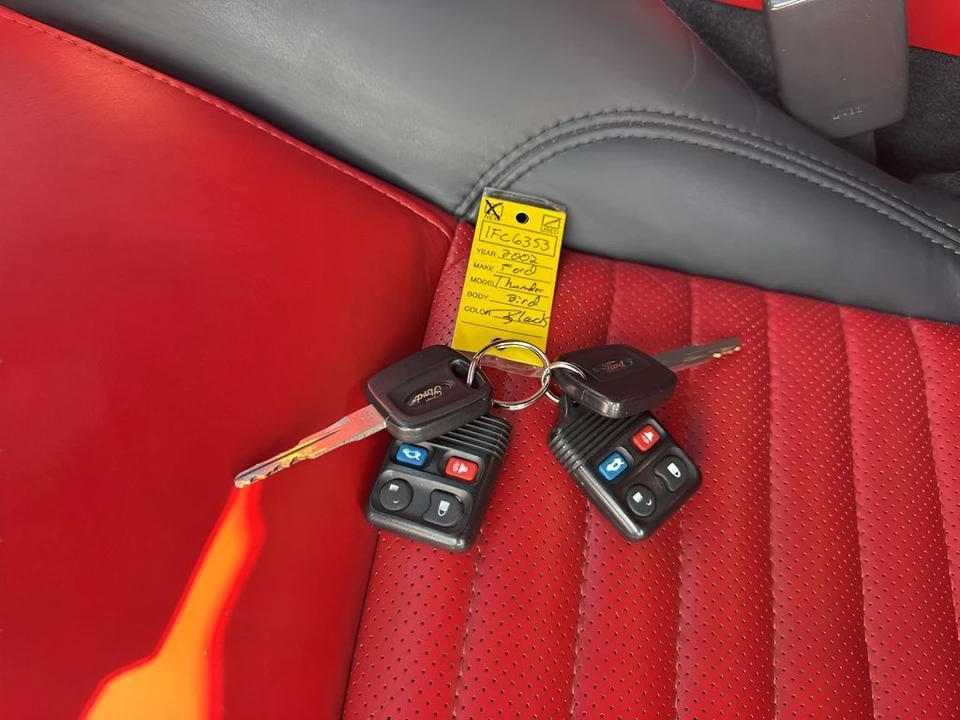 2002 Ford Thunderbird 11th Gen - Image 26 of 27