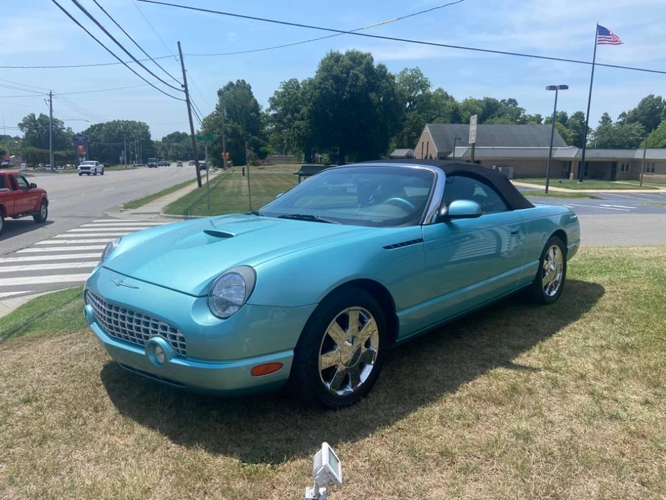 2002 Ford Thunderbird 11th Gen - Image 16 of 20