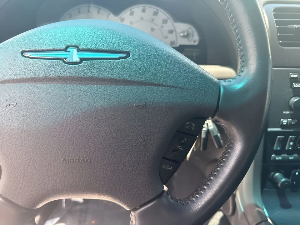 2002 Ford Thunderbird 11th Gen - Image 15 of 29