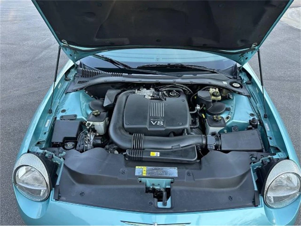2002 Ford Thunderbird 11th Gen - Image 2 of 25