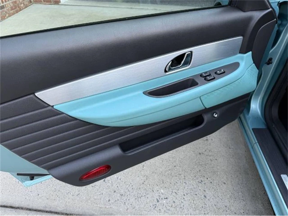 2002 Ford Thunderbird 11th Gen - Image 11 of 25