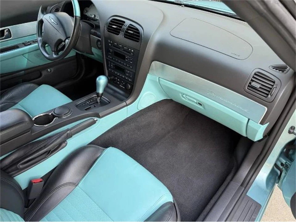 2002 Ford Thunderbird 11th Gen - Image 13 of 25