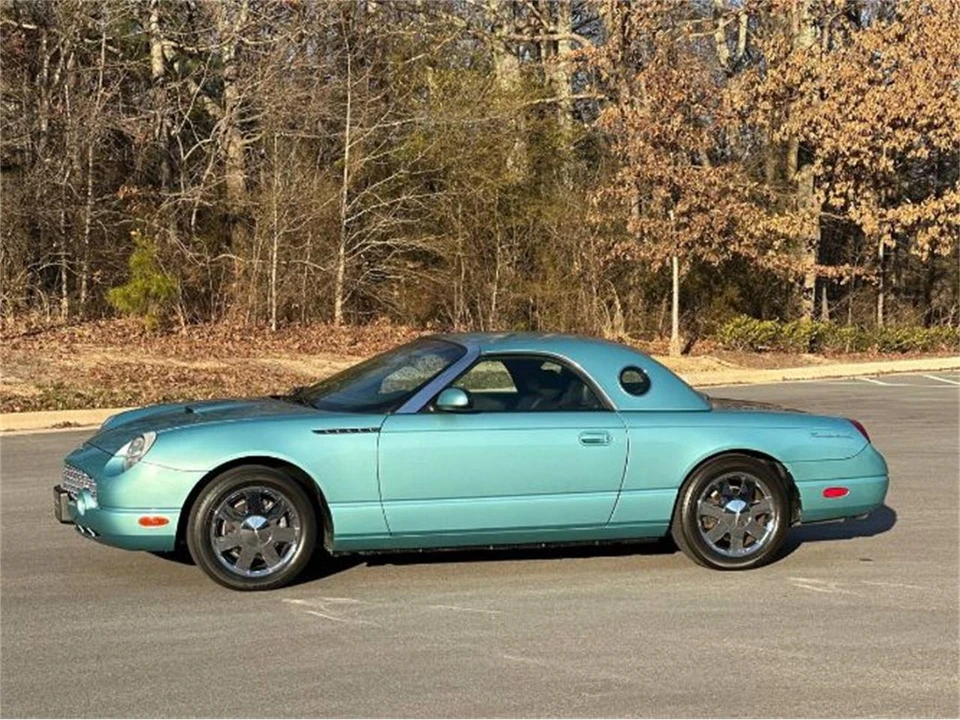 2002 Ford Thunderbird 11th Gen - Image 16 of 25