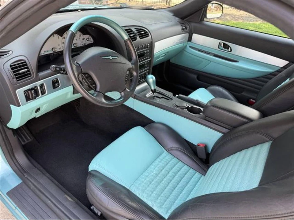 2002 Ford Thunderbird 11th Gen - Image 19 of 25