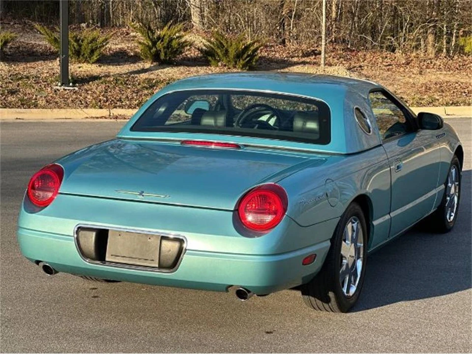 2002 Ford Thunderbird 11th Gen - Image 23 of 25