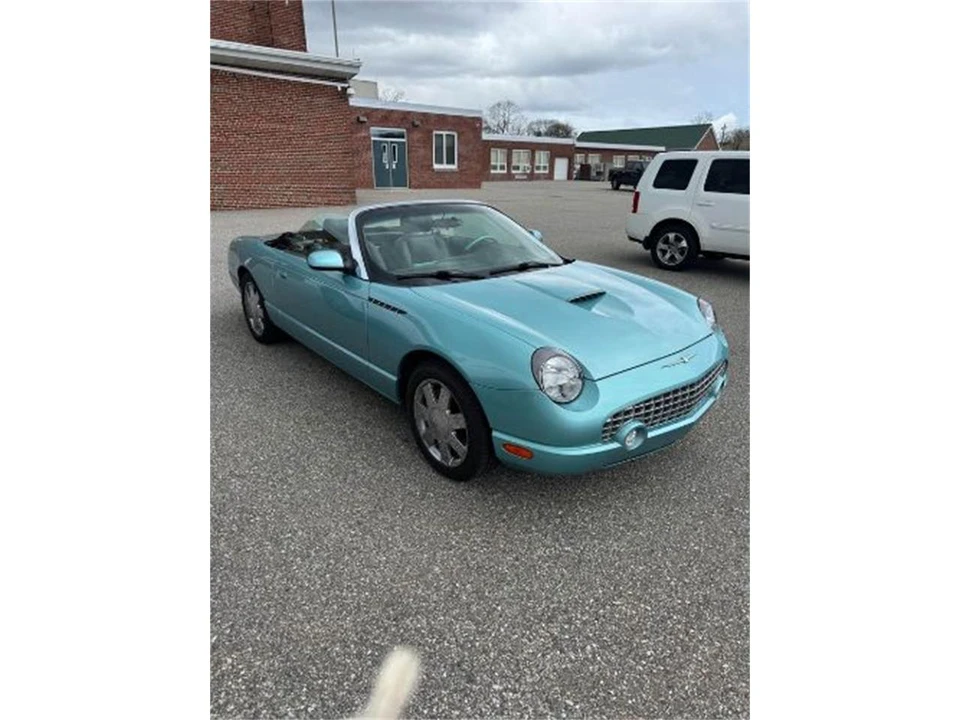 2002 Ford Thunderbird 11th Gen - Image 5 of 8