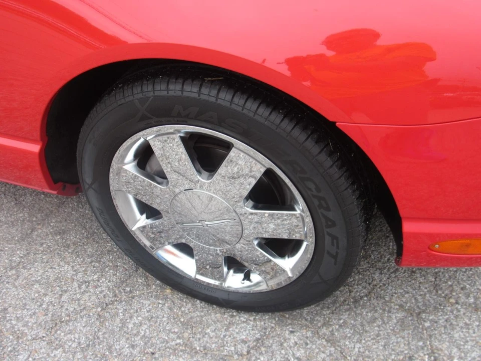 2002 Ford Thunderbird 11th Gen - Image 15 of 31