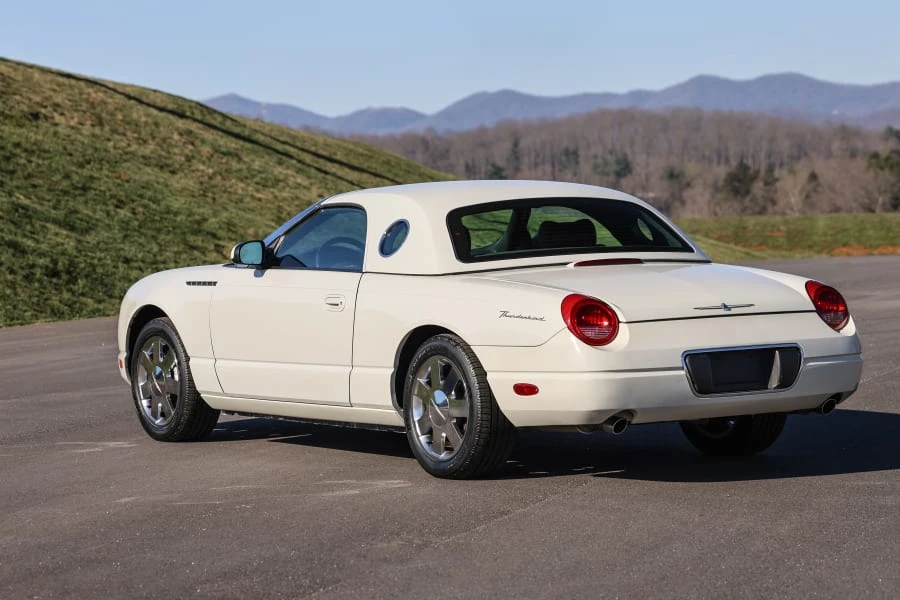 2002 Ford Thunderbird 11th Gen - Image 2 of 31