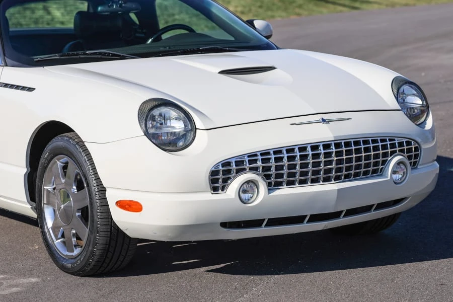 2002 Ford Thunderbird 11th Gen - Image 16 of 31