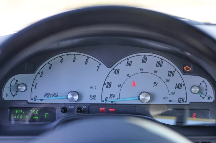 2002 Ford Thunderbird 11th Gen - Image 25 of 31