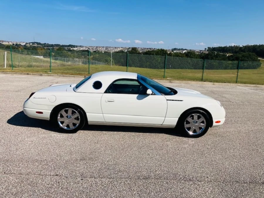 2002 Ford Thunderbird 11th Gen - Image 6 of 13
