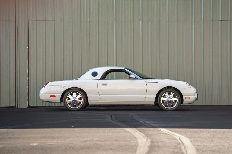 2002 Ford Thunderbird 11th Gen - Image 2 of 31