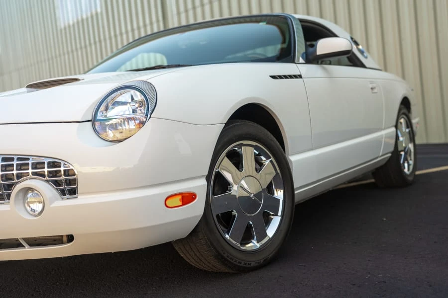 2002 Ford Thunderbird 11th Gen - Image 10 of 31