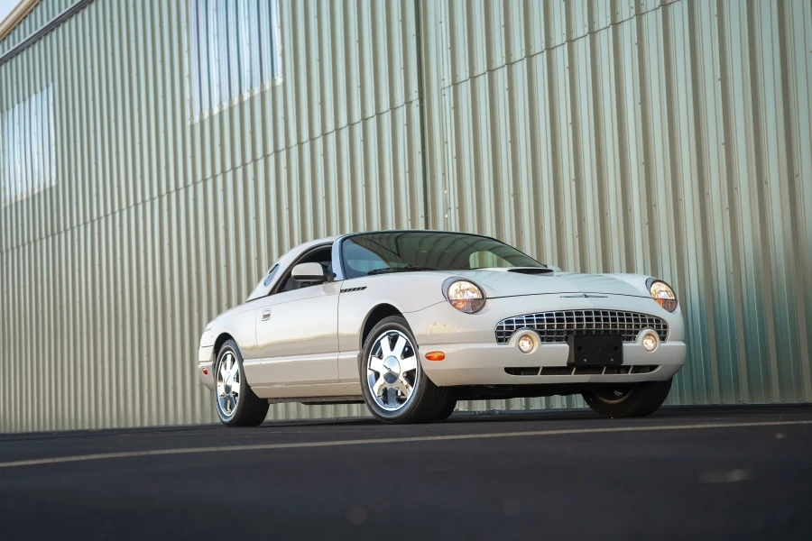 2002 Ford Thunderbird 11th Gen - Image 17 of 31